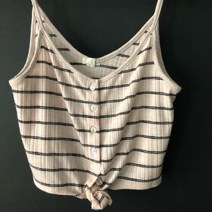 ✨ 3/$15 Garage front tie tank top